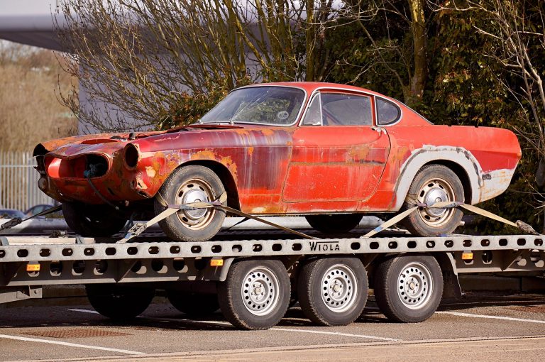 Worn, old Ford Mustang.