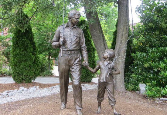 andy-and-opie-statue-550x380